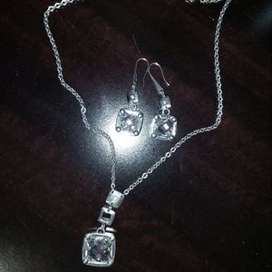50$  Swarovski crystal earing & necklace